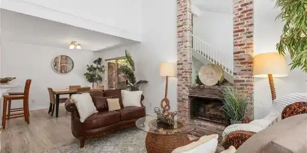 22 La Costa Court