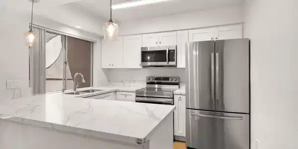 7982 Mission Center