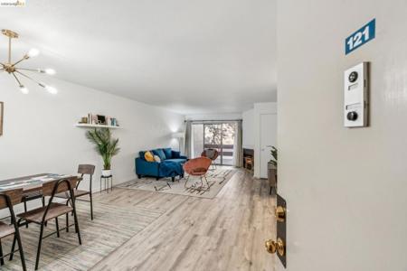 2121 Vale Rd