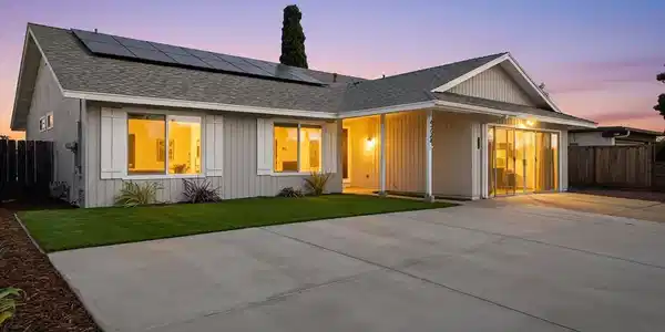 4224 Governor Dr