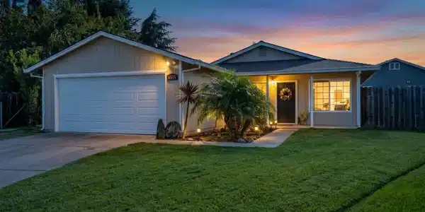 4855 Edgewood Ct