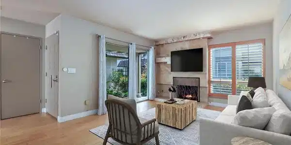 13951 Falmouth Walk