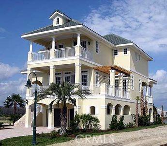145 Calle Redondel