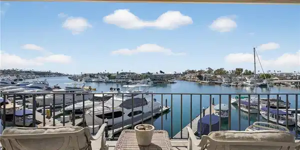 1203 Bayside