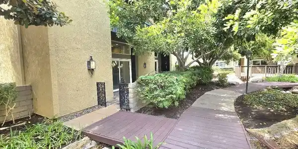 1120 Palo Verde Avenue