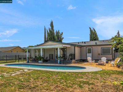 2803 Minta Ln