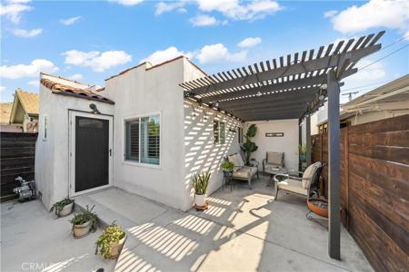 2324 E 14th