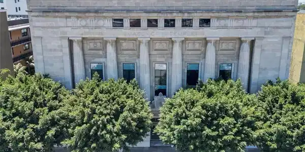 835 Locust Avenue