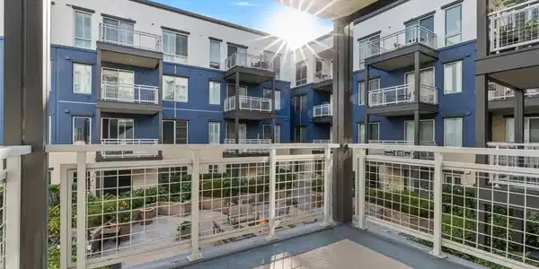 150 The Promenade N