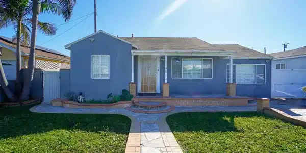2614 Manhattan Beach Blvd