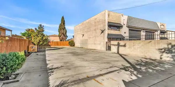 1332 Coolidge Avenue