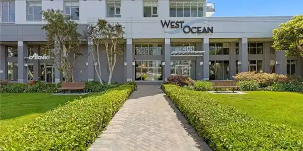 400 W Ocean Boulevard