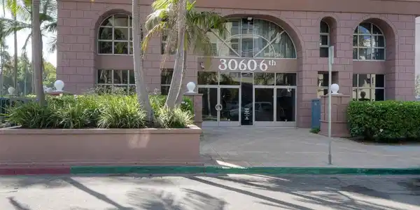 3060 6th Ave
