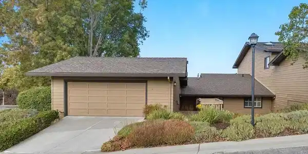 4 Oliver Court