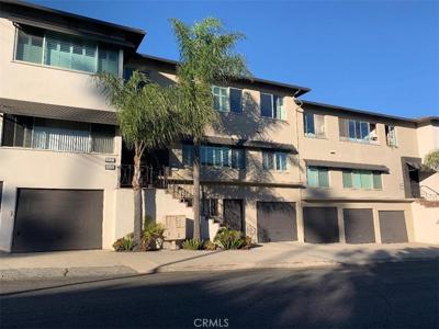 4527 E Shaw