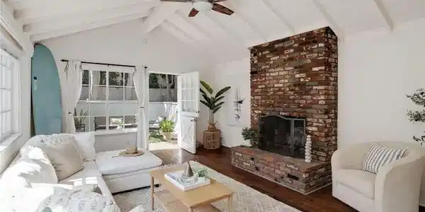 525 Manhattan Beach Blvd