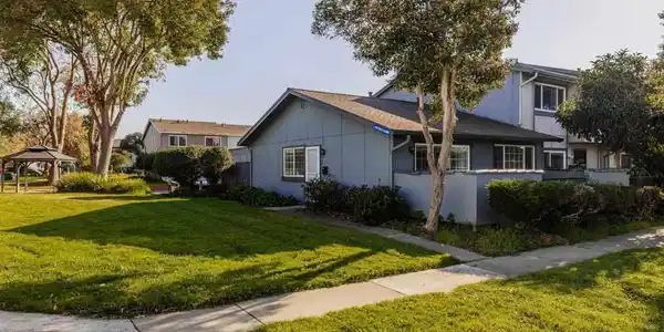 4262 Las Feliz Ct