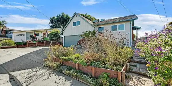 2543 Francis Dr