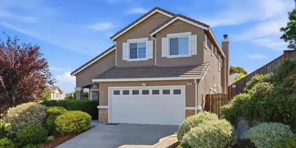 104 Sunpeak Dr