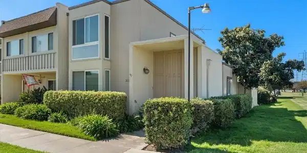 21282 Wavecrest Circle