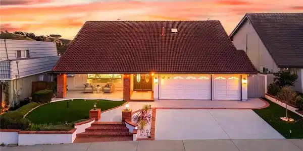 27001 Calle Esperanza