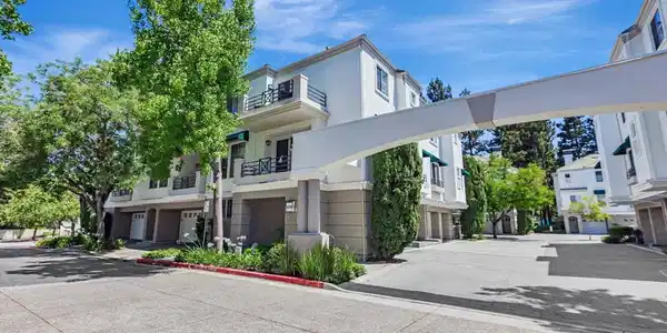 455 Navaro Way
