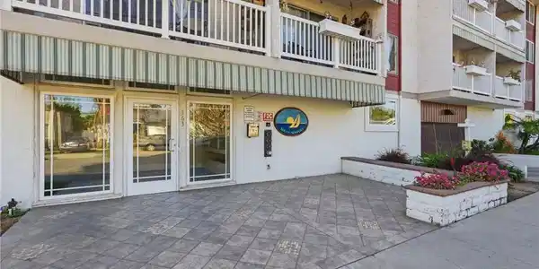 363 Newport Avenue