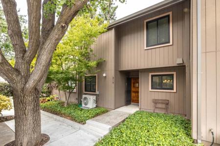 215 Horizon Avenue