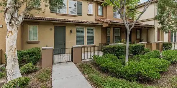 10667 Golden Willow