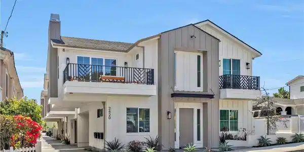 2420 Ives Lane