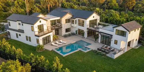 2965 Woodford drive