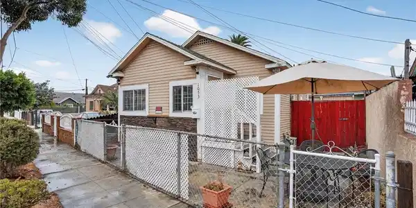 1053 E Hellman Street