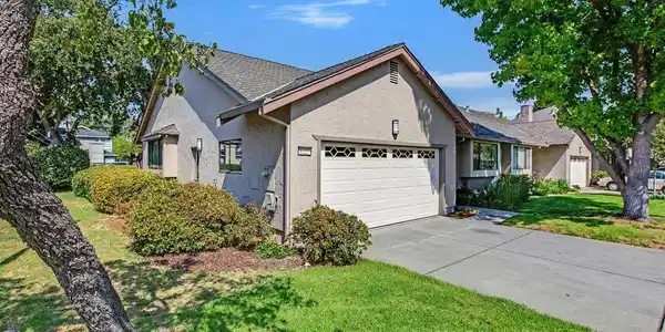 1227 Chantal Way
