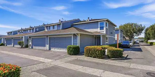 749 Woodgate Place