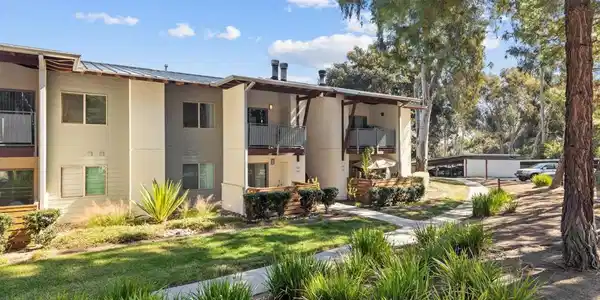 1750 S El Camino Real S