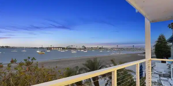 3630 Bayside Walk