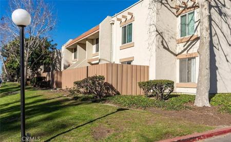 211 W Channel Islands