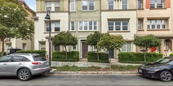 252 Sullivan Way