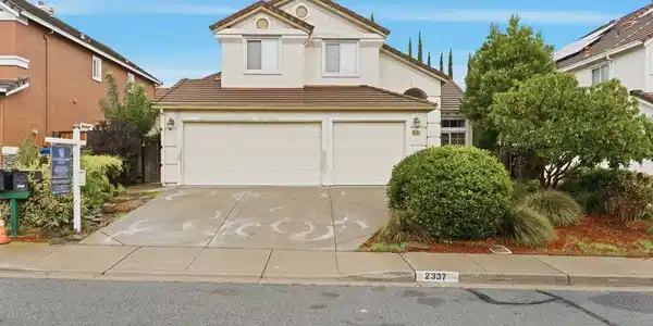 2337 Woodhill Dr