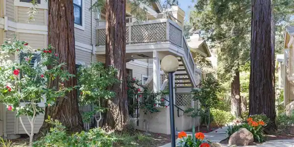 935 La Mesa Terrace
