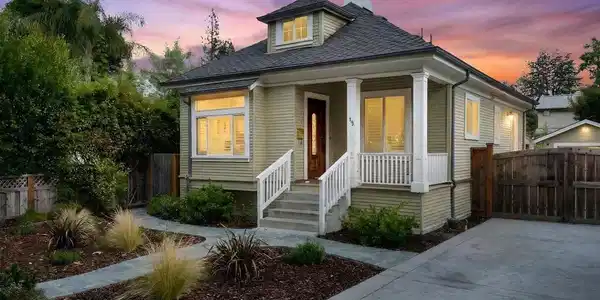112 Churchill Avenue