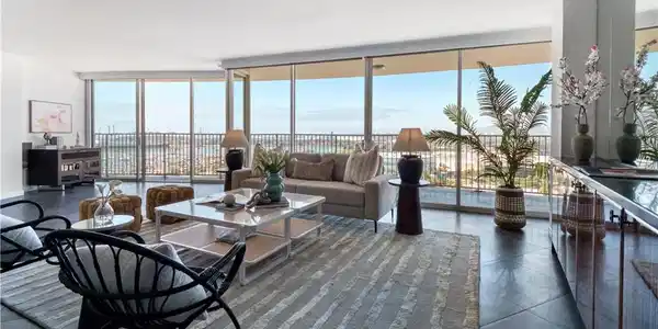 700 E Ocean Boulevard