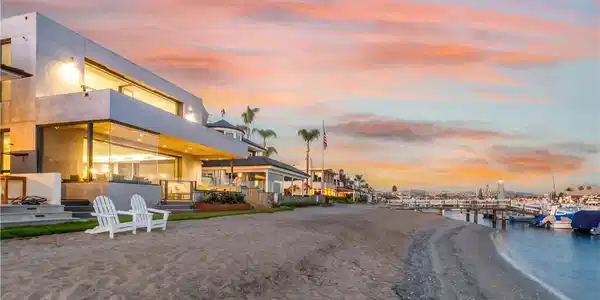 8 Beacon Bay