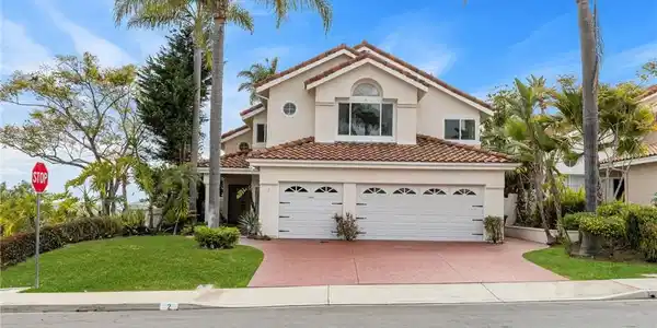 2 Vistamar Drive