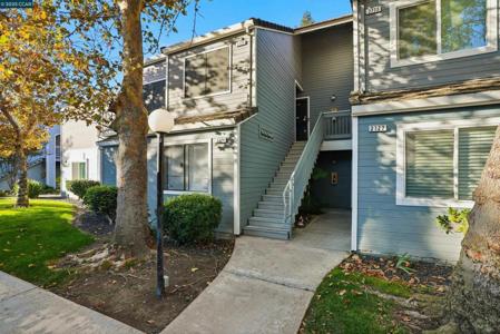 2725 Harvest Ln