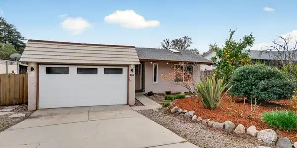 5484 Entrance Drive