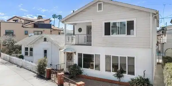 805 W Bay