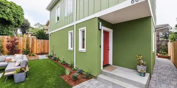 669 Alcatraz Ave