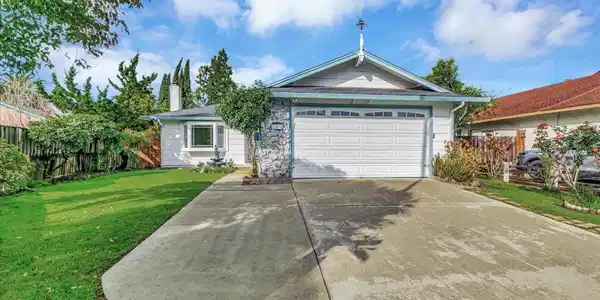 1305 Sunrise Way