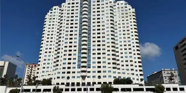 525 E Seaside